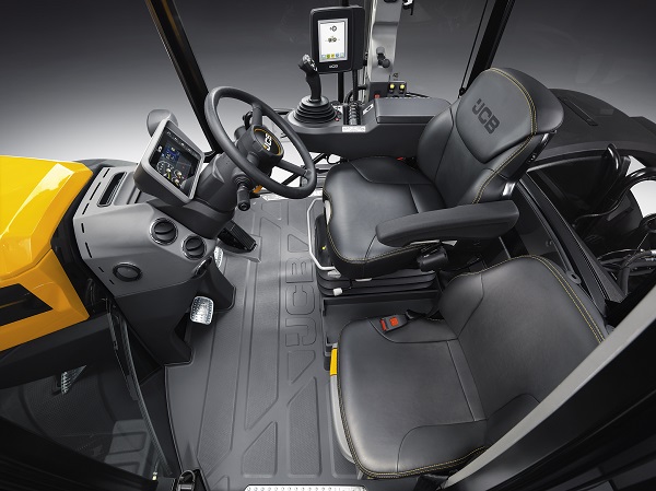 The new 8000 models get the Command Plus cab, used on the 4000 series, offering space, comfort and practicality.